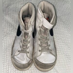 Nike Kids High-Top Sneakers - White and Black